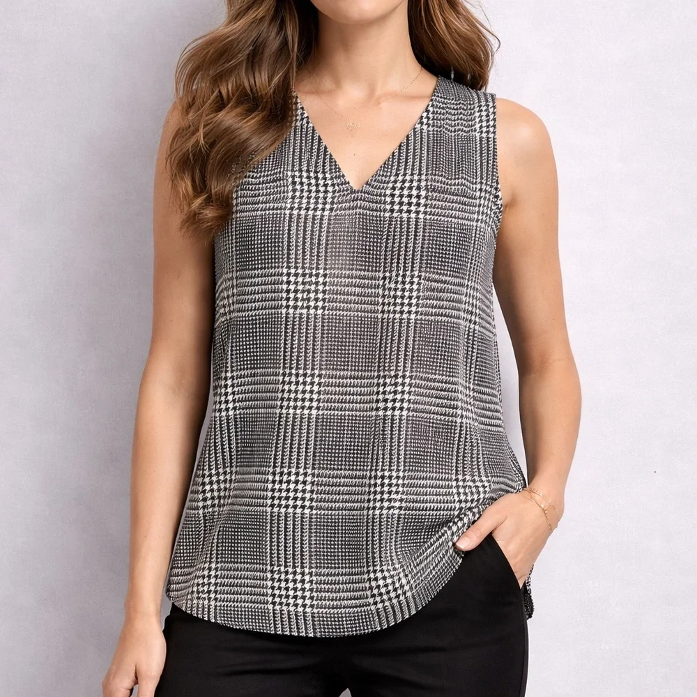 Nine West | Sleeveless Blouse | Large | Black & White Print - Picture 1 of 3